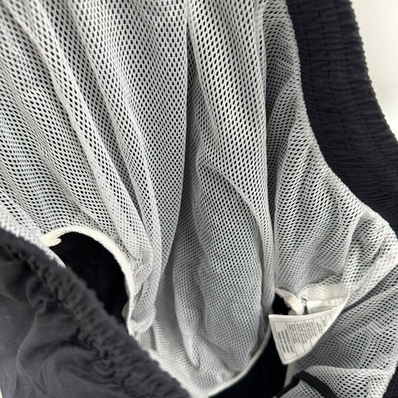 Nike Mens Black & Gray Swim Trunks XL With Mesh Lining & Elastic Waist - Picture 6 of 10